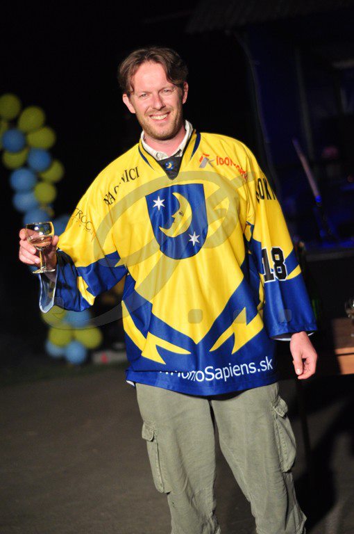 424364_468027553221925_664633803_n